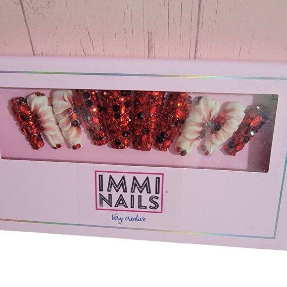 10 pcs Red Rose Victorian Style Fingernails - Picture 1 of 10